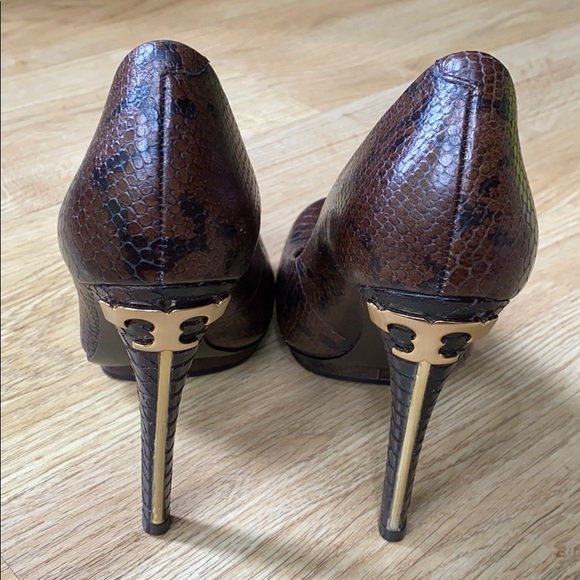 Tory Burch Brown Python Print Leather Pumps - Picture 4 of 8
